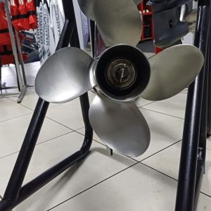 2015 used Pair of Yamaha 90HP Outboards Displayed in Store