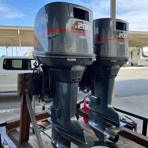 Twin E-200 HP Yamaha 2 Stroke